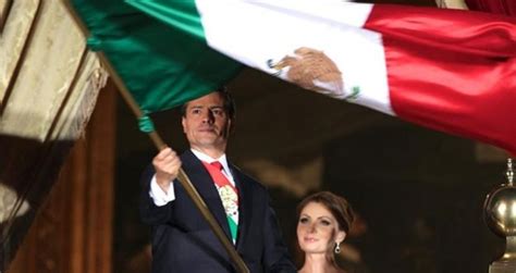 Abuchean a EPN y le Gritan FUERA PEÑA NIETO en su primer Grito de