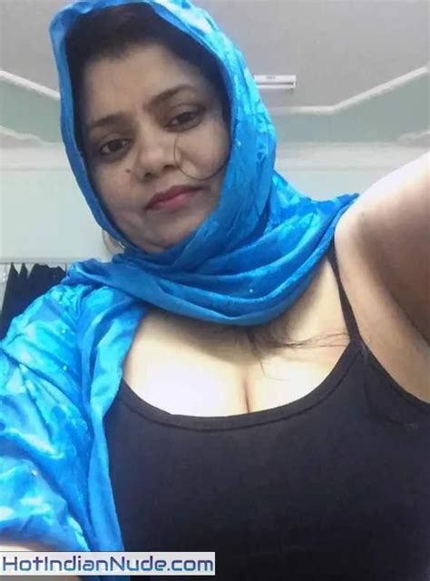 Nude Images Of A Sex Hungry Tamil Auntie Hot Indian Nude