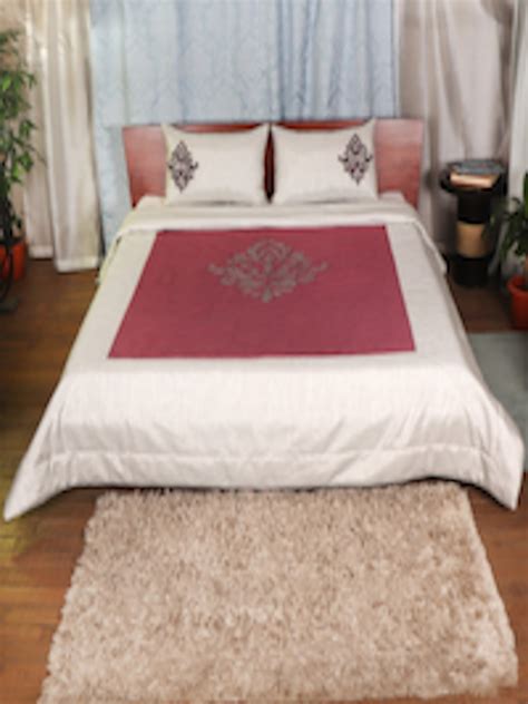 Buy ZEBA Maroon Set Of 3 Ethnic Motifs Mild Winter 400 GSM Double Bed