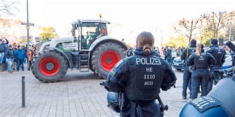 Deutscher Bauernpr Sident Droht Mit L Ngeren Protesten Der Landwirte