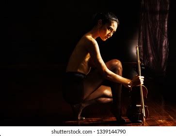 Hundred Naked Violin Royalty Free Images Stock Photos Pictures Shutterstock