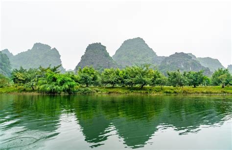 Premium Photo | Trang an scenic landscape complex. in vietnam