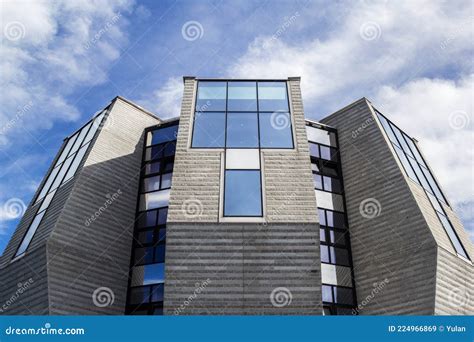 Das Moderne Restaurant Steinblume Von Der Schweizer Architekt Mario