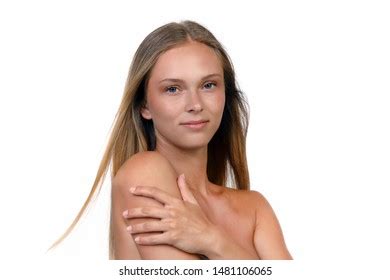 Portrait Naked Woman Covering Her BreastẢnh có sẵn179241182 Shutterstock