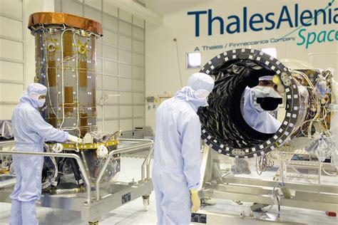 Thales Alenia Space La Società E Il Φ Lab Dellagenzia Spaziale