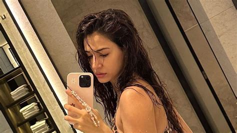 Disha Patani Sets Temperature Soaring In A Leopard Print Bikini Sonam