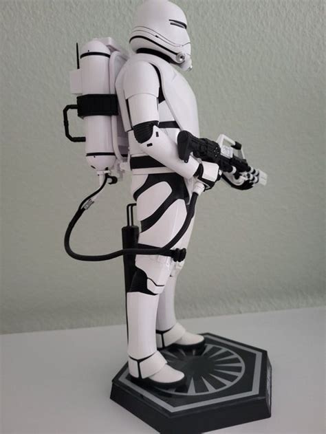 Star Wars First Order Flametrooper Figur Hot Toys Gebraucht In