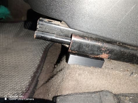 Проставки под салазки водительского сидения. — Lada Калина седан, 1,6 л ...