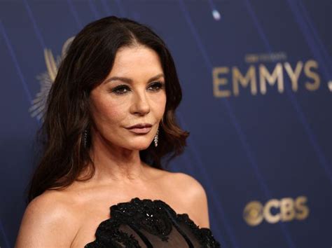 Ali Larter Poses In Tiny Red String Bikini And Shares Her Routine