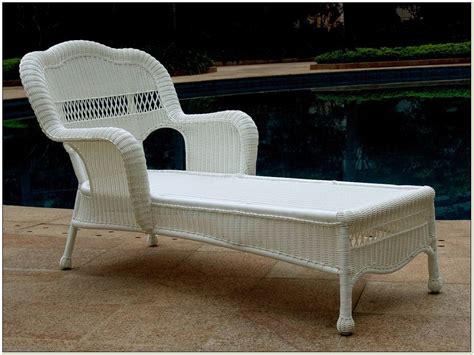 White Wicker Chaise Lounge Chairs - Chairs : Home Decorating Ideas # ...