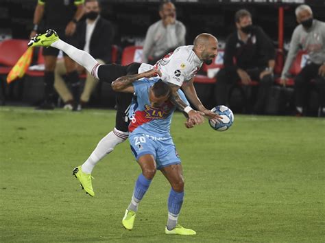 River también ganó y mantiene la paridad con Boca antes del