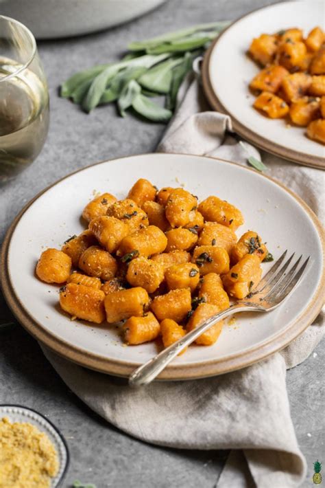 4-Ingredient Pumpkin Gnocchi with Garlic and Sage Butter Sauce