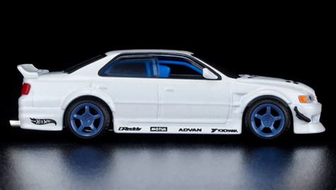 Машинка Premium Hot Wheels Toyota Chaser JZX Elite HGW White купити в