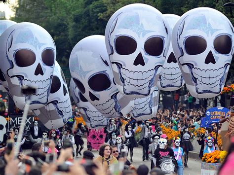 Day Of The Dead 2017 Thousands Take To Mexico City Streets To