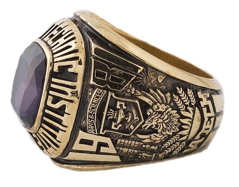 Class Of 1981 Class Ring With Stone And Gold Trimmings