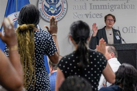 Citizenship and Immigrant office opens, welcomes new US citizens