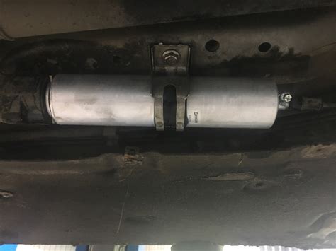 Замена топливного фильтра — BMW X1 (E84), 2 л, 2012 года | расходники ...