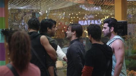 Bigg Boss Season Sidharth Shukla And Asim Riaz S Fight Gets More