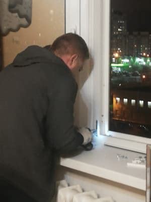 Замена нижней петли пластикового окна в Санкт-Петербурге (С-Пб) недорого