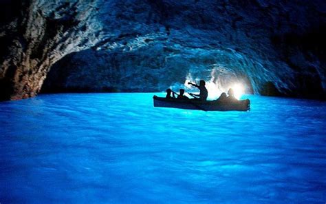 Gruta Azul Capri - Capri: en la Gruta Azul te maravillarás con un espectáculo natural ...