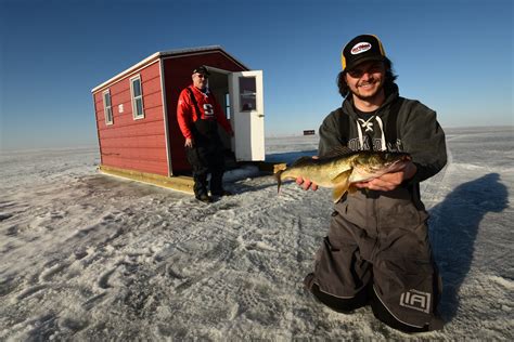 Ice Fishing | Arnesen's Rocky Point Lodge, Lake of the Woods