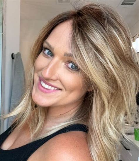 Karlie Blonde Balayage Synthetic Lace Front Wig Pre Cut Layers Uniwigs Official Site