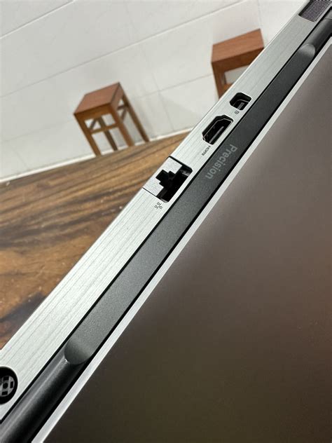 Dell Precision 7750 Xeon 4