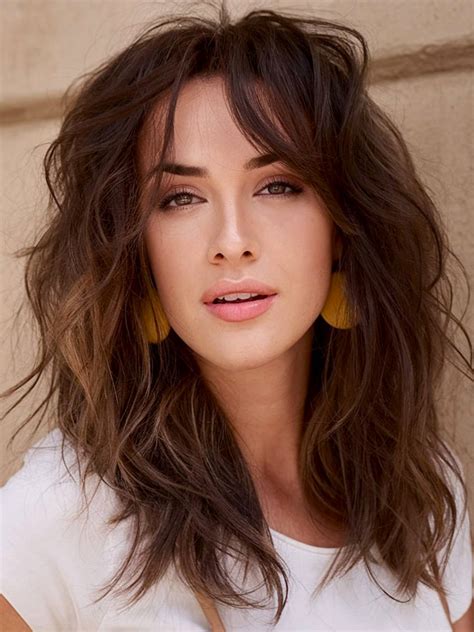 Why these edgy short wavy haircuts are perfect for thin hair 42