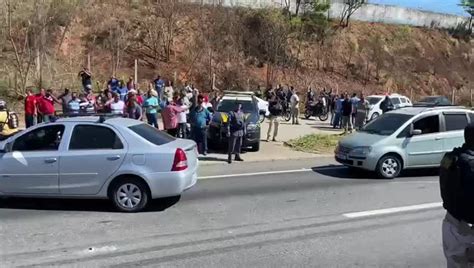 Rodovia Do Contorno Foi Fechada Durante Protesto Na Manh Desta Segunda