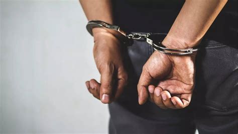 Sex Racket Was Running Under The Guise Of Spa And Beauty Parlor In Patna Men And Women