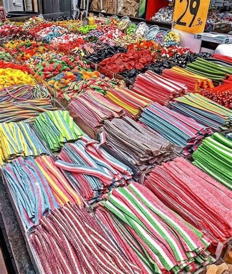 Пин от пользователя V на доске f o o d i e s | Яркие конфеты, Детская ...