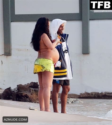 Rihanna Sexy Seen Showing Off Her Tits In A Bikini Top At The Beach In Barbados Aznude