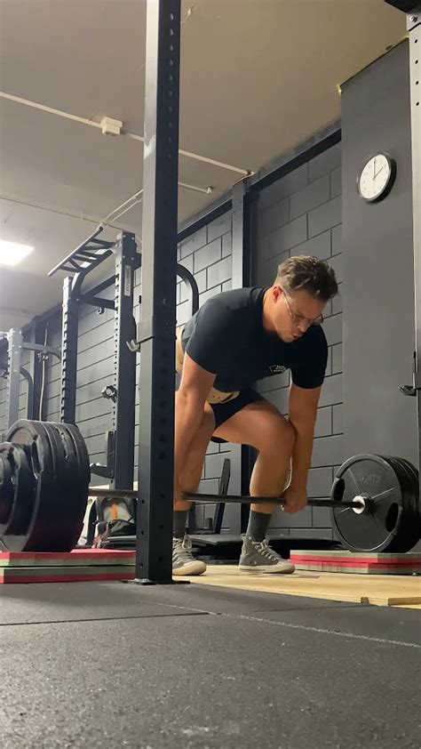 Straight Hook Grippin’ 210kg Deadlifts For Triples Youtube