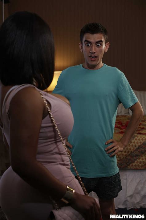 Juicy Black Hooker Gives Up Her Pussy For Some Cash Photos Aryana Adin Jordi El Nino Polla