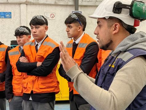 Alumnos Del Colegio Salesianos De La Serena Visitaron El Cft Juan Bohon