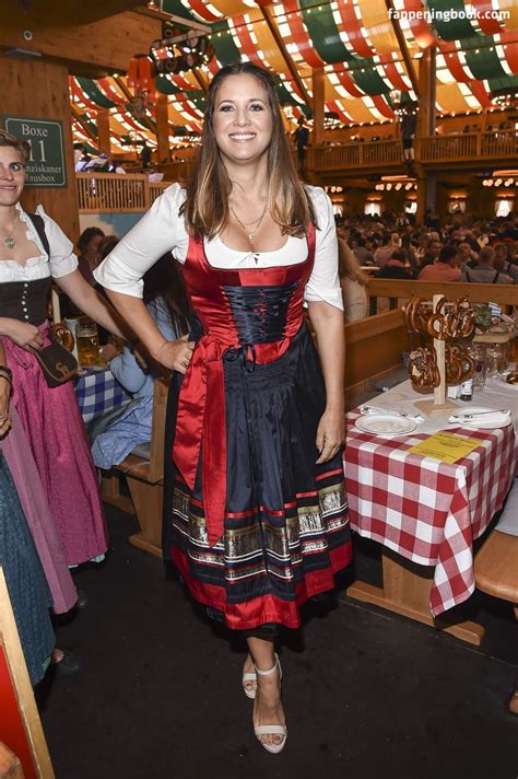 Dana Schweiger Nude Fappening Sexy Photos Uncensored FappeningBook