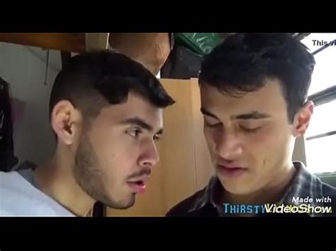 Española latina acepta dinero para follar con un amigo XVIDEOS