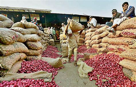 Prices Of Onions Soar Across Country Cross Rs In Delhi Delhi News