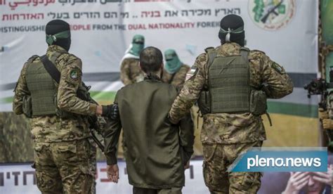 Hamas liberta 6º e último refém vivo da 1ª fase do cessar fogo Mundo