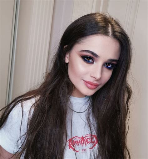 IVANITSKAYA on Instagram: “Спрятала сердце в чёрной коробке 🖤” Bella ...