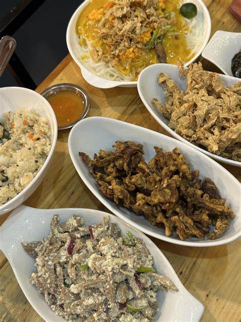 Vegan versions of classic Filipino dishes : r/Philippines