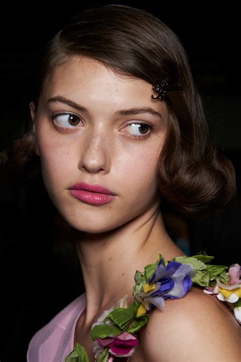 Tendenze Trucco Dall Eyeliner Al Make Up Nude Ecco I Consigli Per La Primavera Vogue Italia