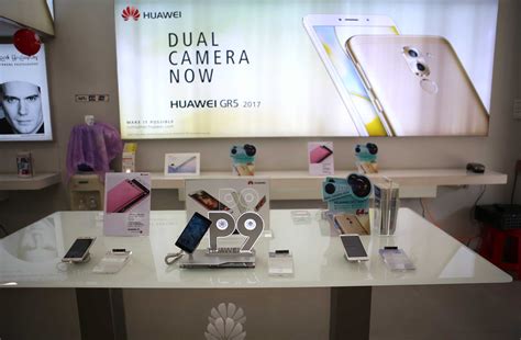 indians  finally spending  money  smartphones zee business