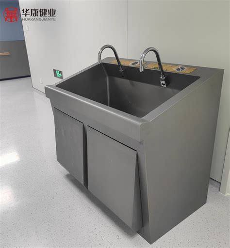 High Quality Stainless Steel Hospital Surgical Scrub Sink With Eye Wash