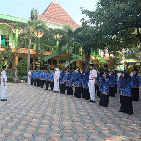 Peringati Hari Lahir Pancasila Kepala Man Gresik Mengajak Seluruh