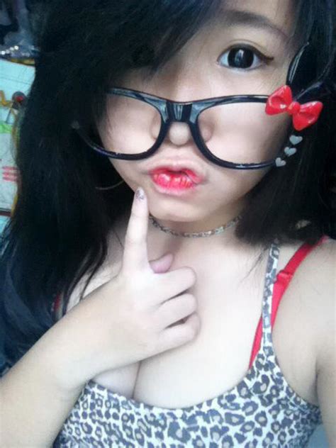 Naked Vy Meo In The Viet Nam Personal Show