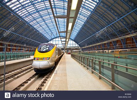 eurostar train terminal  st pancras international station  stock