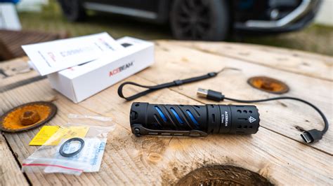 AceBeam E70 Mini: Perfectly Practical Pocket EDC Flashlight