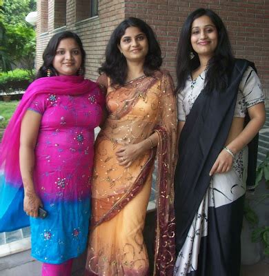 Glamorous Girls Homely Aunties Hot Photos