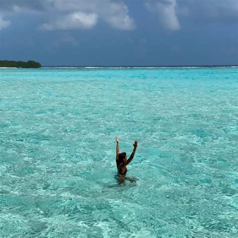 Hot Sexy Robin Roberts Bikini Pics